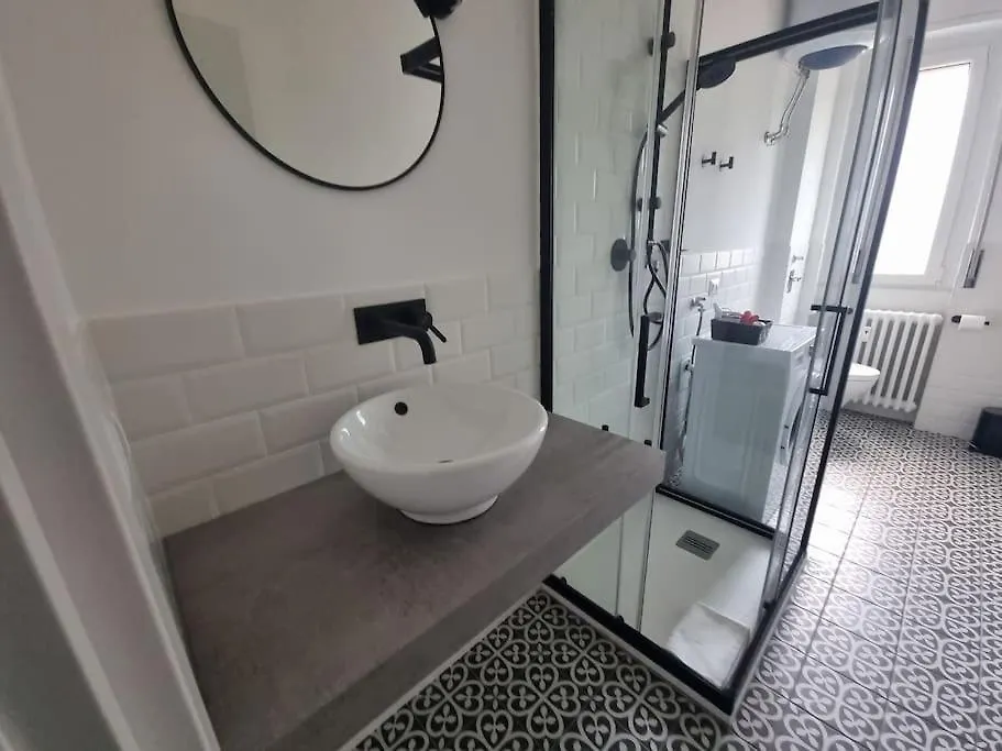 Milan New Apartment In Lively Central Area